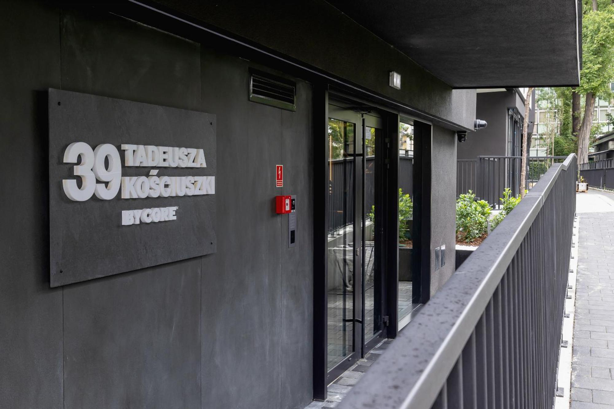 Lux Apartments Kosciuszki 39 With Parking By Renters Prestige Krakow Exterior photo